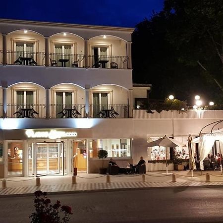 Platani Hotel Bolsena Buitenkant foto