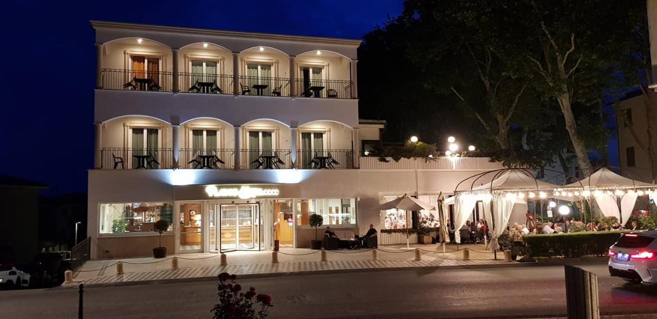 Platani Hotel Bolsena Buitenkant foto