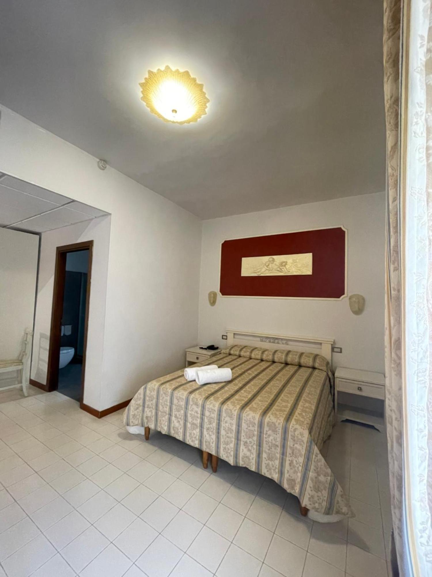 Platani Hotel Bolsena Buitenkant foto
