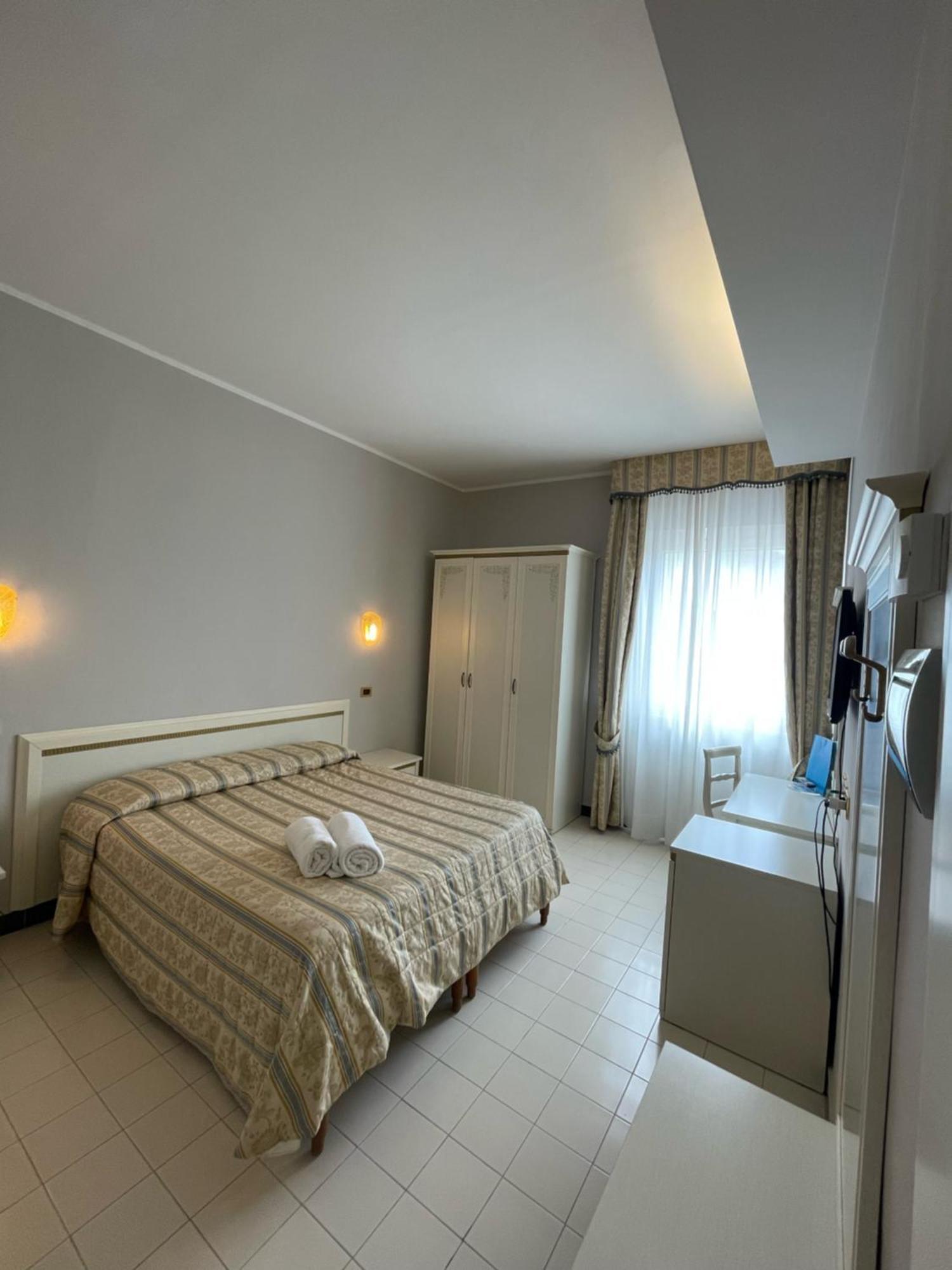 Platani Hotel Bolsena Buitenkant foto