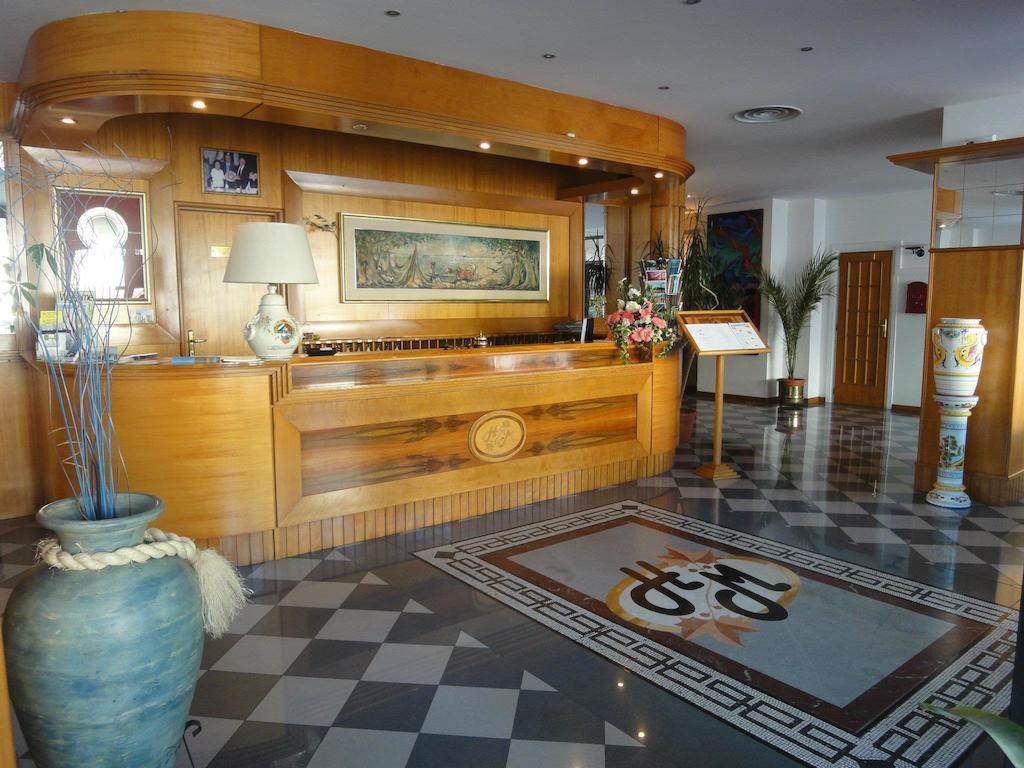 Platani Hotel Bolsena Buitenkant foto