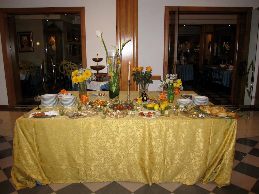 Platani Hotel Bolsena Buitenkant foto